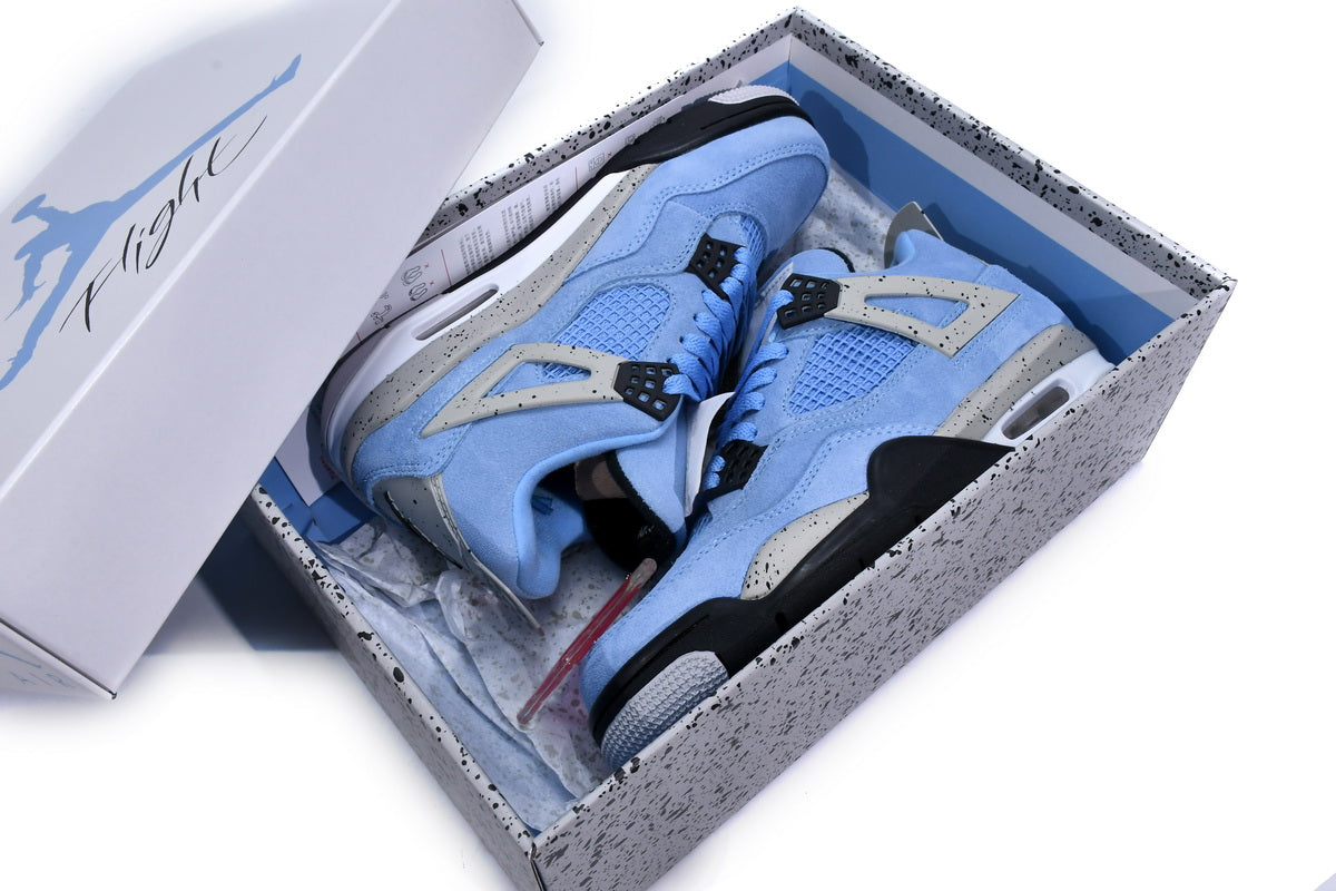 Air Jordan 4 SE University Blue